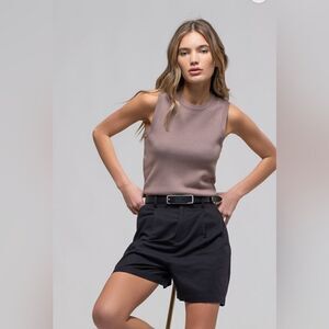 023. CLASSIC SLEEVELESS CREW NECK SWEATER TOP- MOCHA